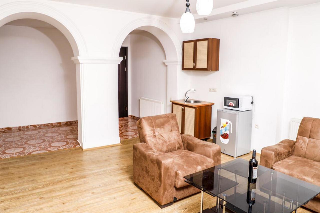 Hotel Monaco Tbilisi Bagian luar foto